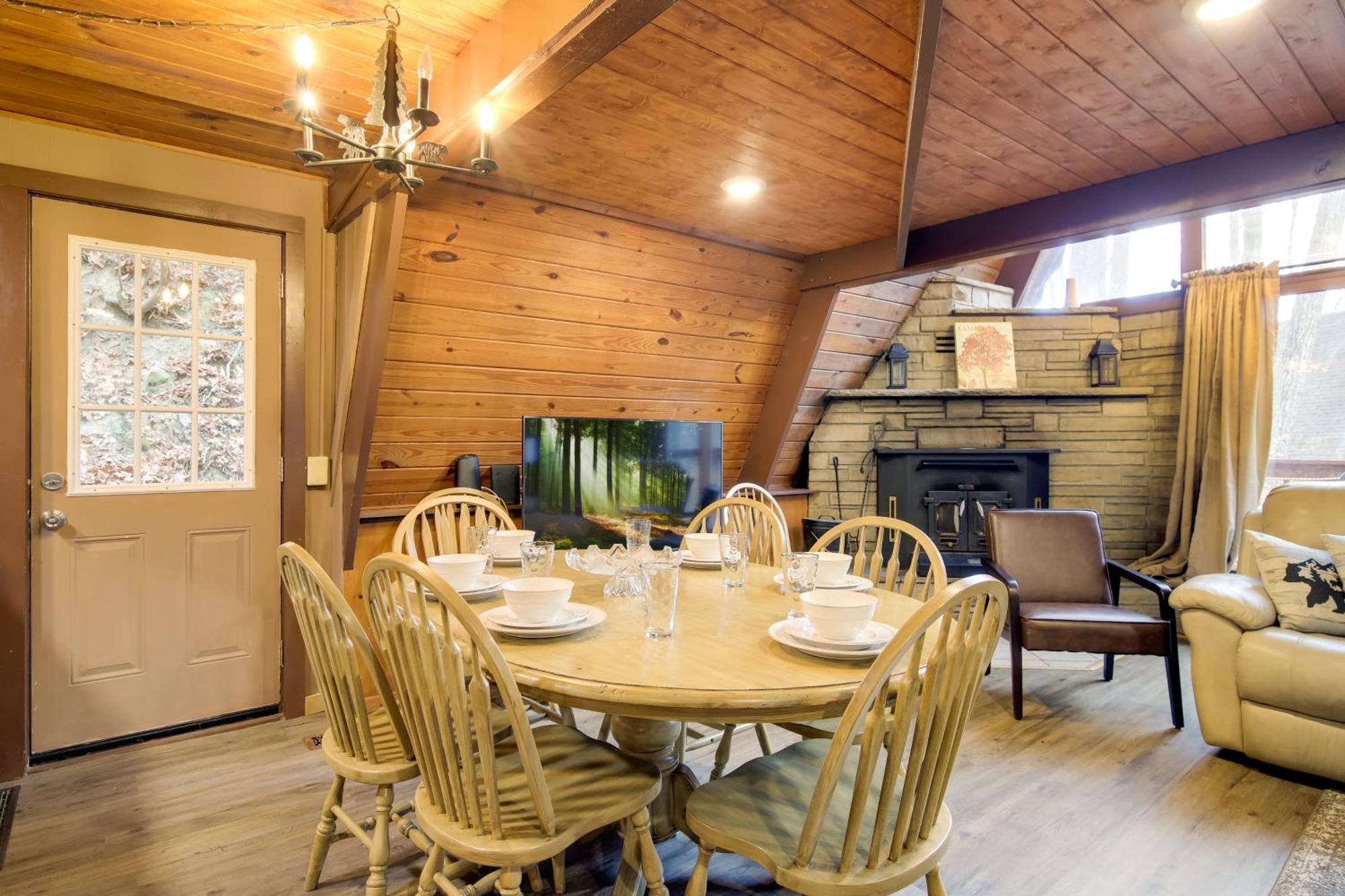 Gatlinburg A-Frame Home With Hot Tub Near Parkway Esterno foto