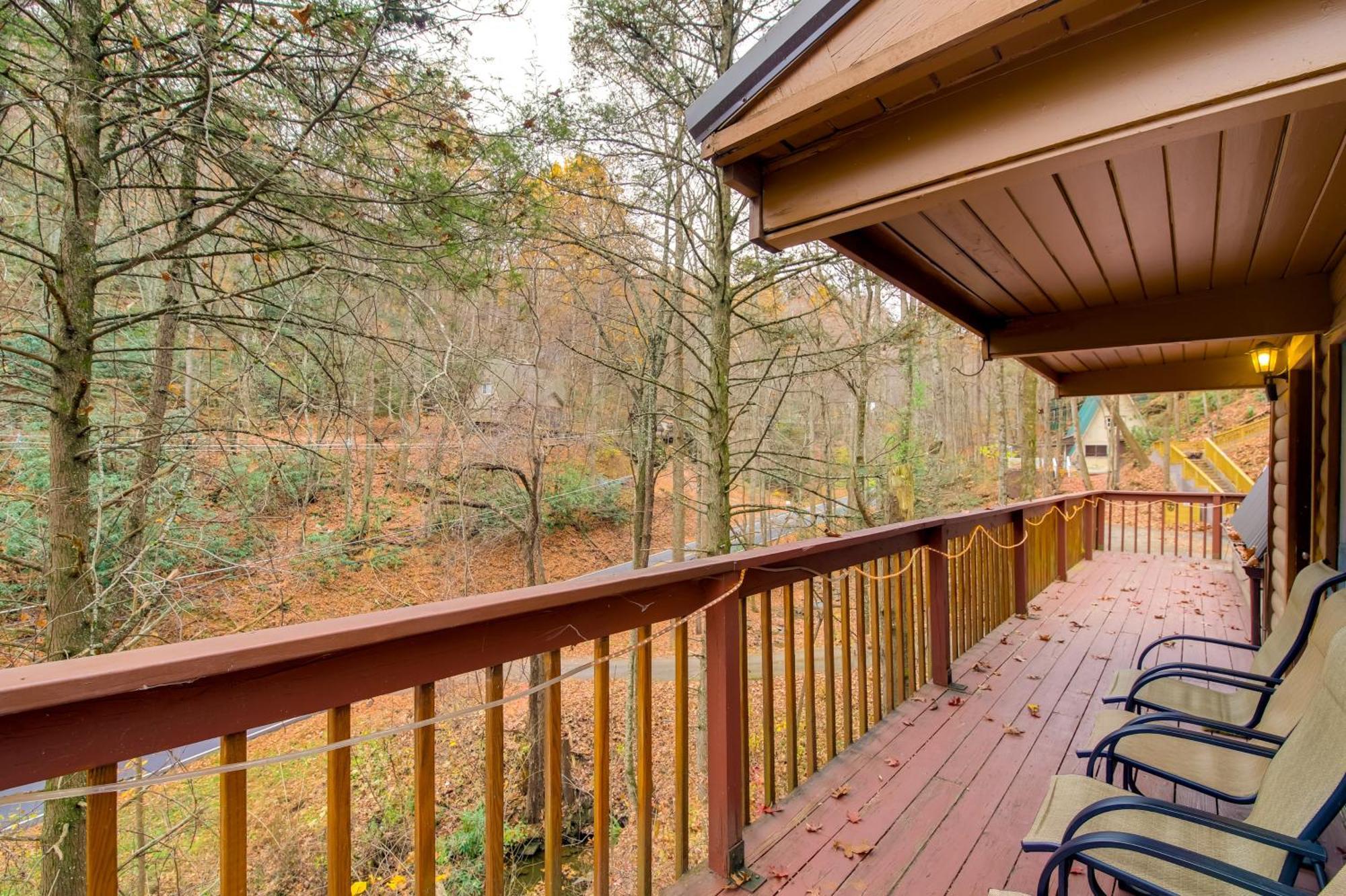 Gatlinburg A-Frame Home With Hot Tub Near Parkway Esterno foto