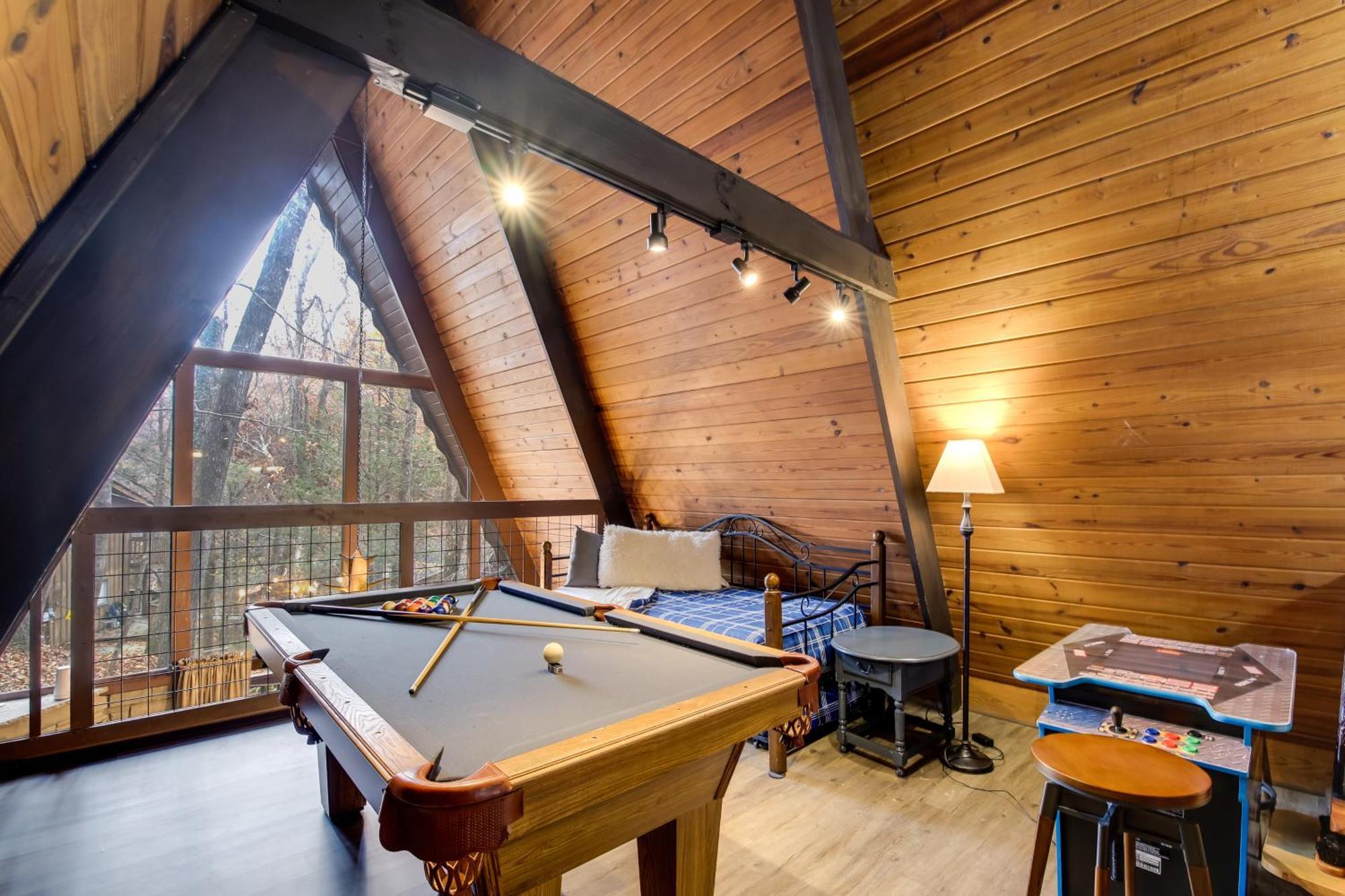 Gatlinburg A-Frame Home With Hot Tub Near Parkway Esterno foto