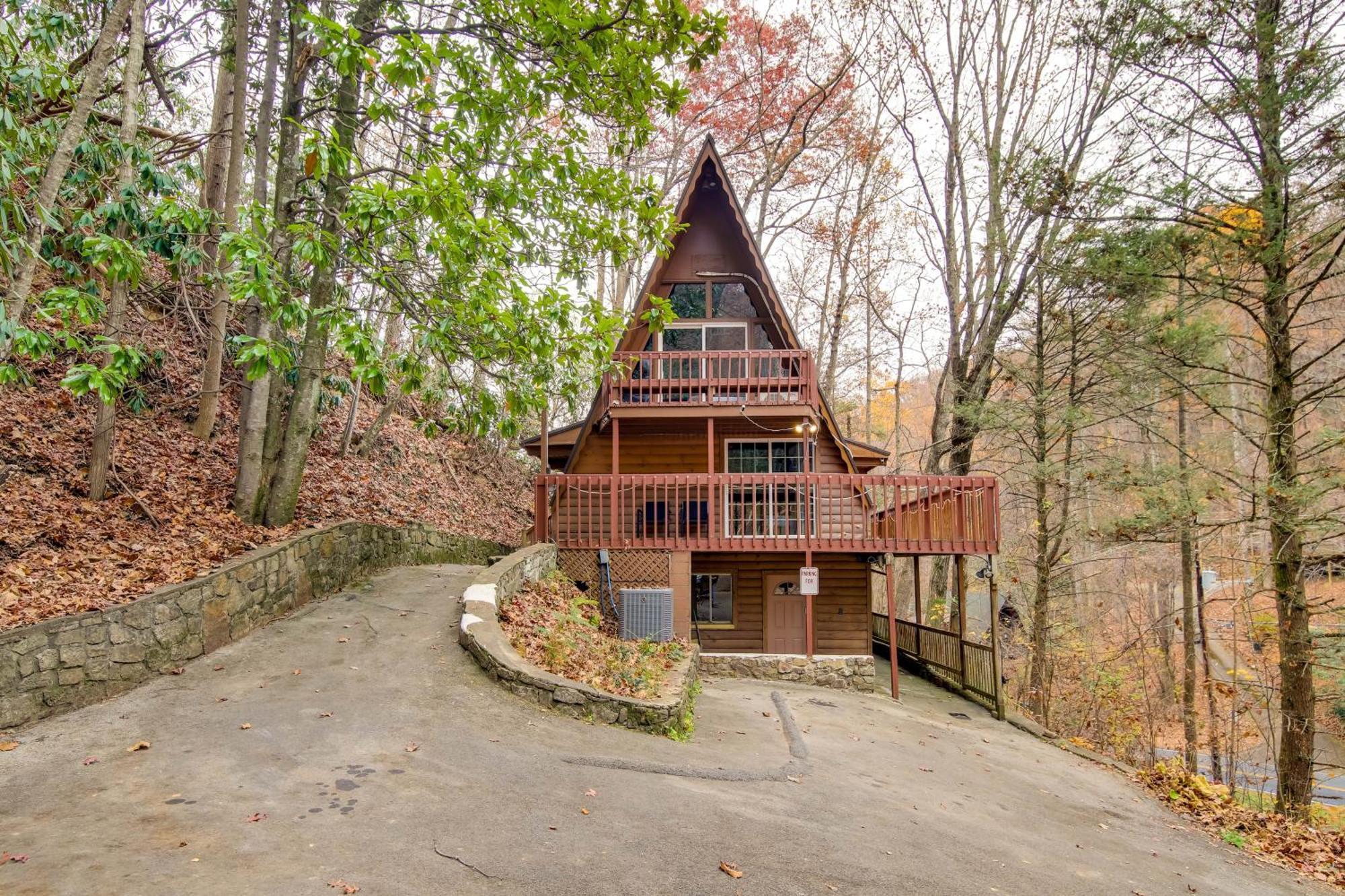 Gatlinburg A-Frame Home With Hot Tub Near Parkway Esterno foto