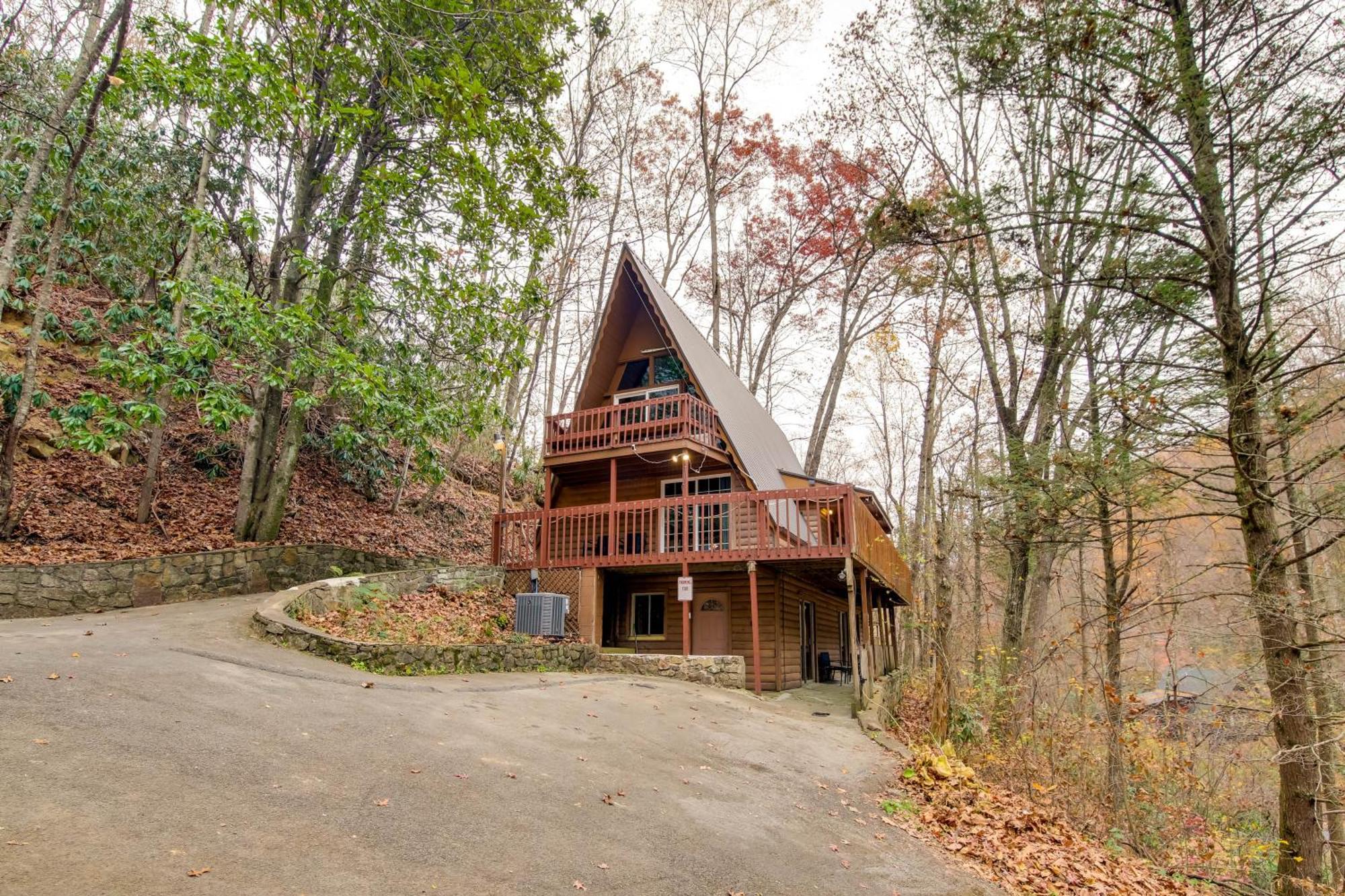 Gatlinburg A-Frame Home With Hot Tub Near Parkway Esterno foto